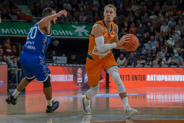 比英超更为 比英超更为