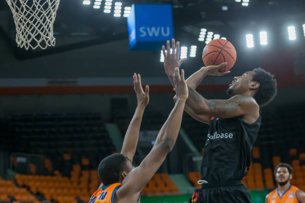 21岁以下 21岁以下